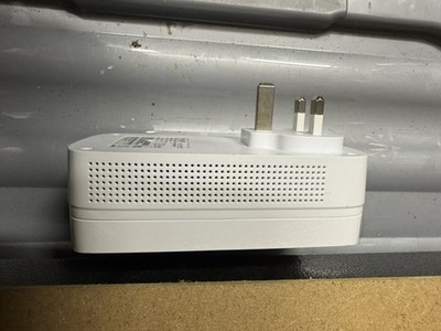 TP-Link TL-PA8030P AV1200 3-Port Gigabit Powerline Adapter X1