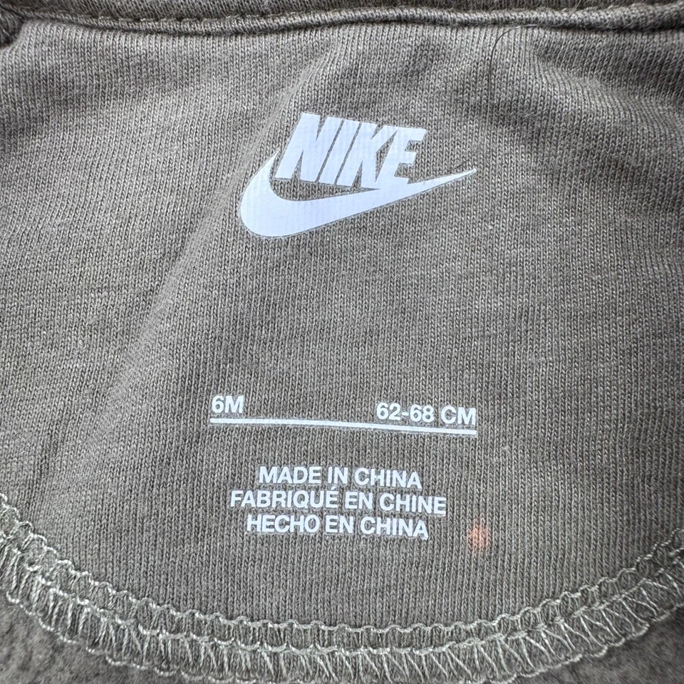 Macacão com capuz Nike bebê meninos verde preto laranja logotipo tamanho 6M - Imagem 4 de 4