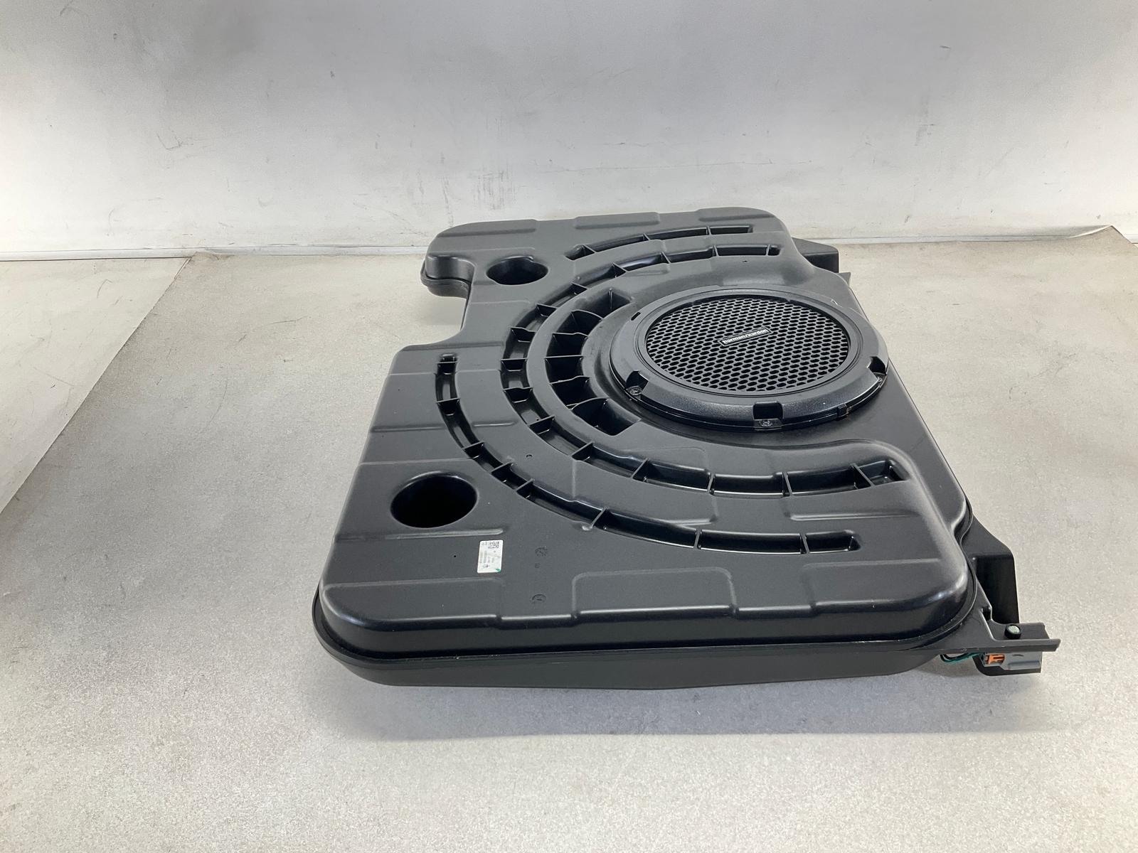17-20 MASERATI Levante Rear Subwoofer Speaker
