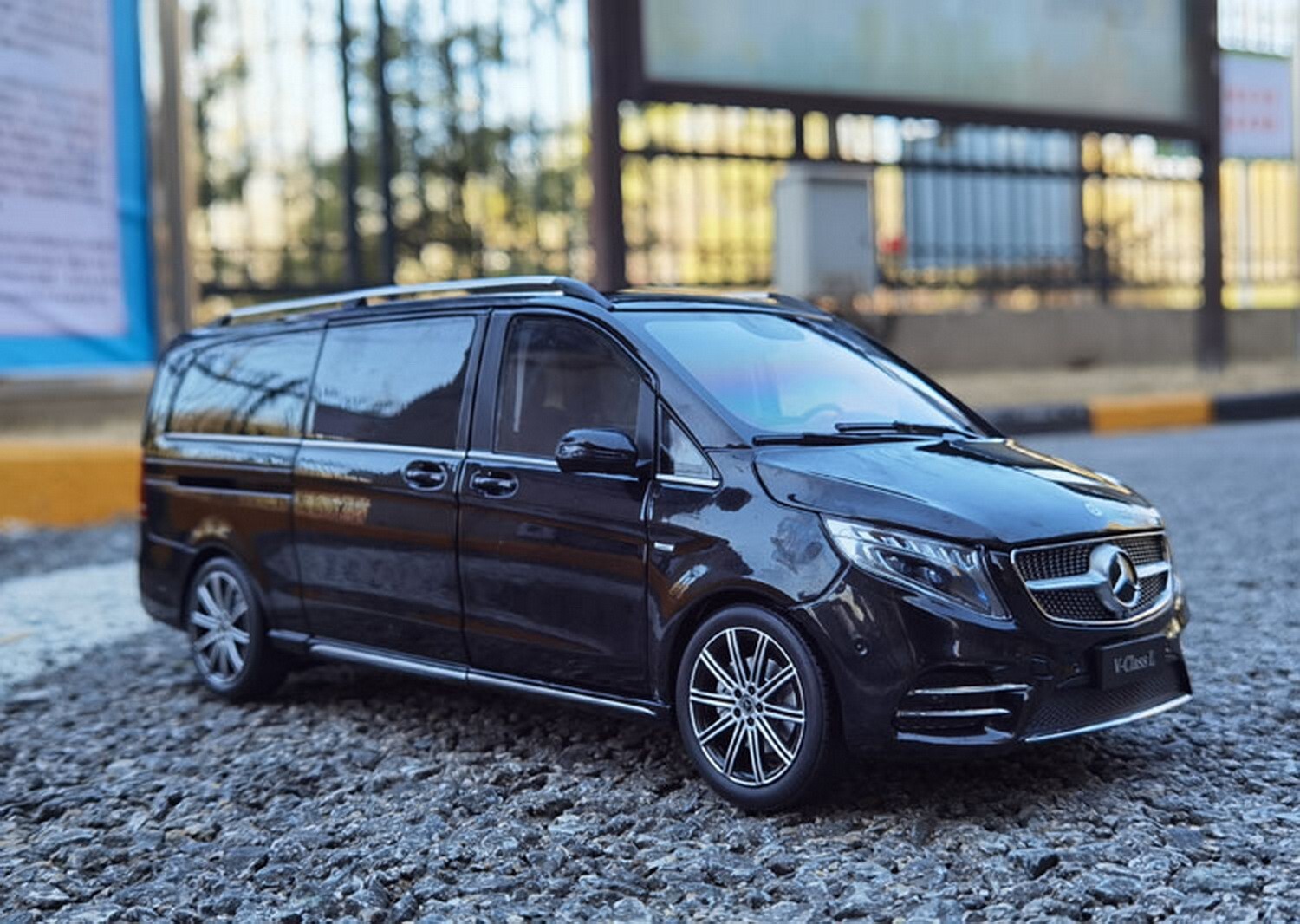 303-017 1/18 メルセデスベンツ V260L MPV V-Class