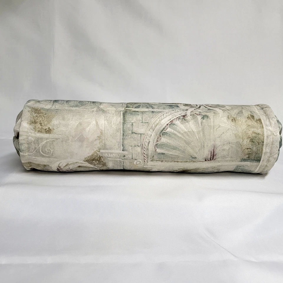 Hermosa almohada tubo decorativa, bonitos colores, 18" L X 6" W incluye relleno. Foto 3 de 3