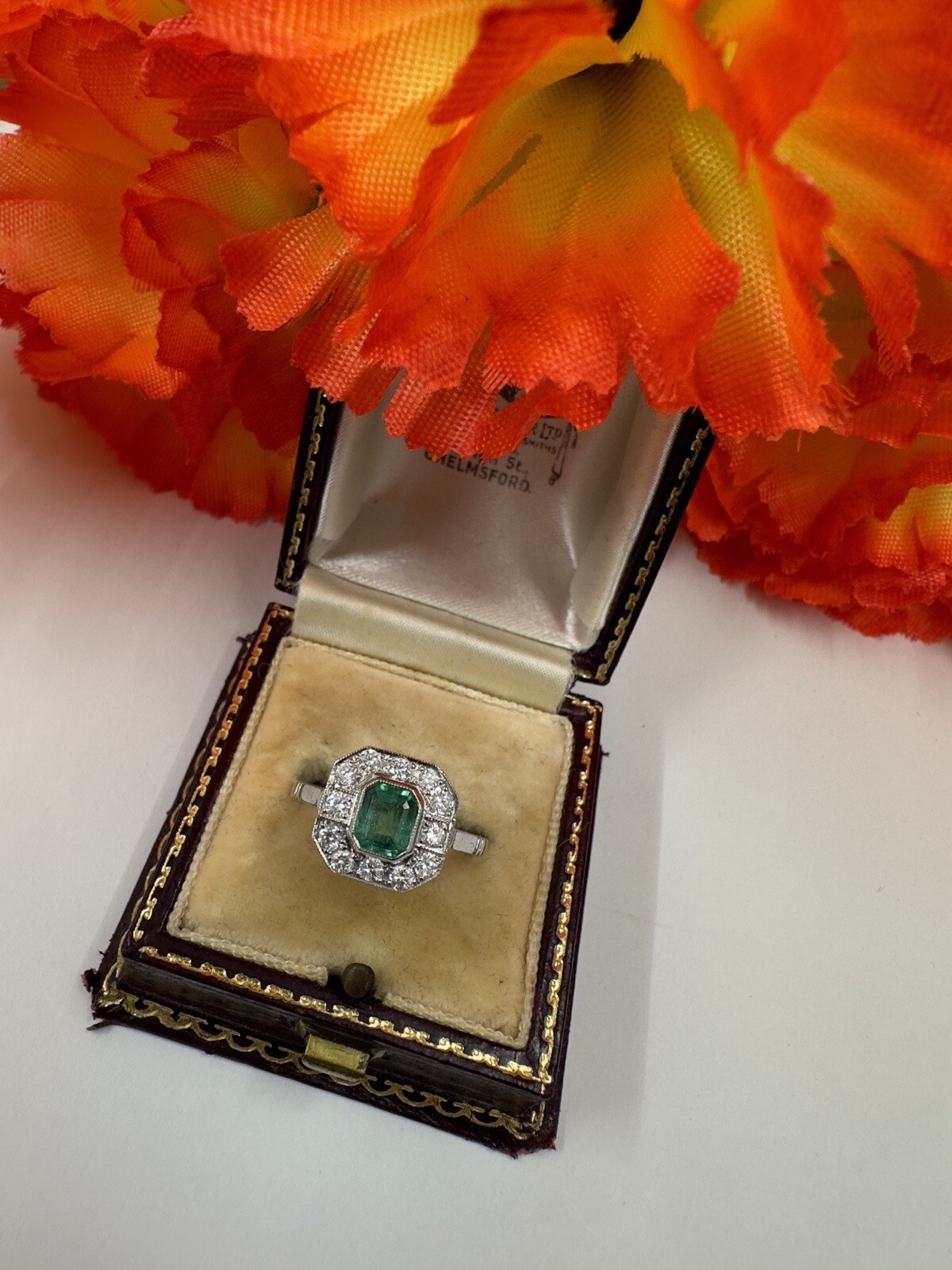 Beautiful Emerald And Diamond Deco Ring