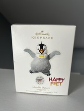 2008 Hallmark Christmas Ornament Happy Feet Mumble Dances Penguin Hanging Cute
