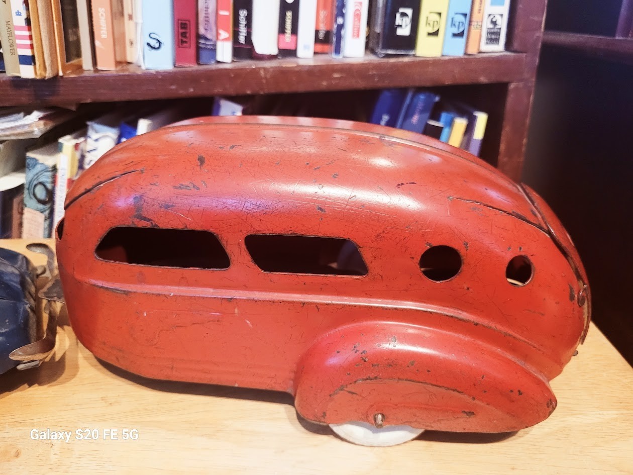 NICE VINTAGE LARGE 1930's  WYANDOTTE LaSALLE SEDAN With TRAVEL TRAILER