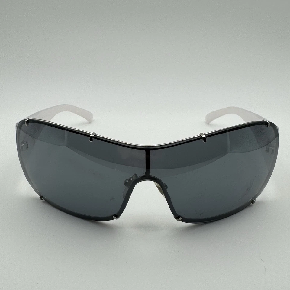 Gafas de sol Versace VE2140B 1000/6G Shield blancas plateadas envolventes con estuche usado Foto 2 de 4