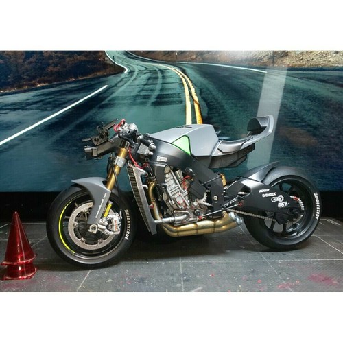 Tamiya 1/12 Kawasaki Ninja Zx-Rr Ver.Custom 17cm Built & Painted - Picture 3 of 10