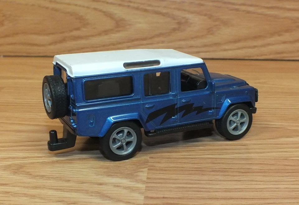 Genuine NewRay Land Rover Defender 110 Collectible Blue & White Model Toy Car - Image 2 of 4