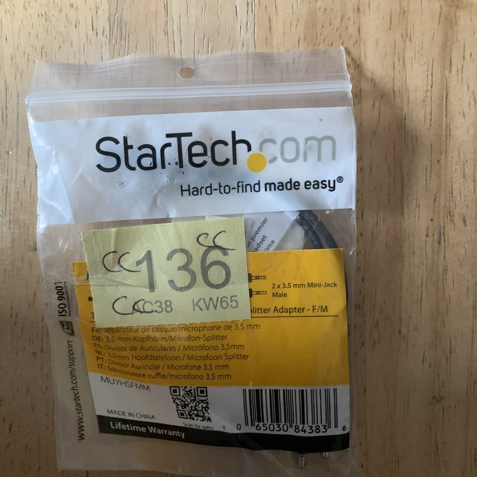 StarTech.com 3.5mm 4 Position to 2x 3 Position 3.5mm Headset Splitter Adapter - - Image 3 of 4