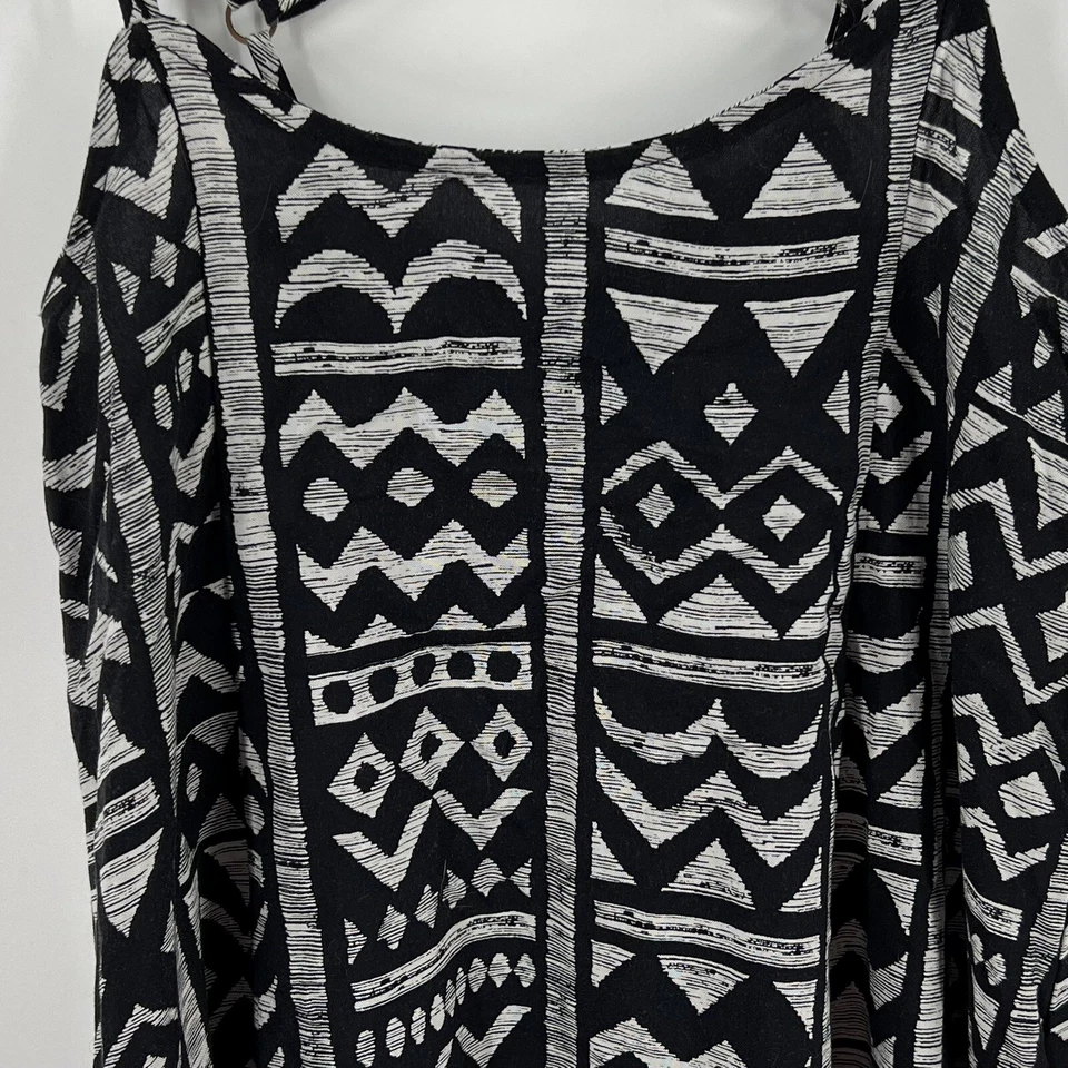 Camiseta sin mangas Sparkle & Fade talla 4 negra blanca geométrica entrecruzada con tiras NUEVA Foto 3 de 4