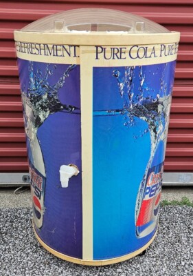 Vintage Crystal Pepsi Rolling Ice Chest Cooler w/ Drain Plug Store