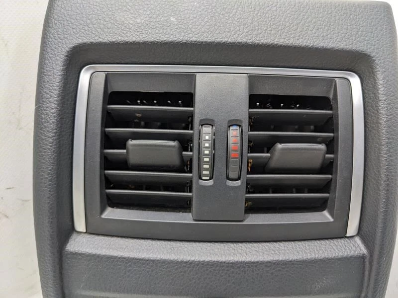 BMW 430i xDrive 2018 panel de ajuste de consola trasera con rejilla de ventilación de aire 64229207330 OEM Foto 2 de 4