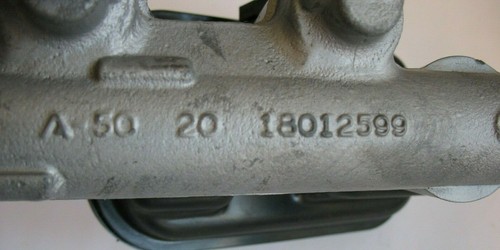 NOS GM #18012599 1995-99 CHEVY CAVALIER BRAKE MASTER CYLINDER WITH RESERVOIR. - Picture 8 of 9