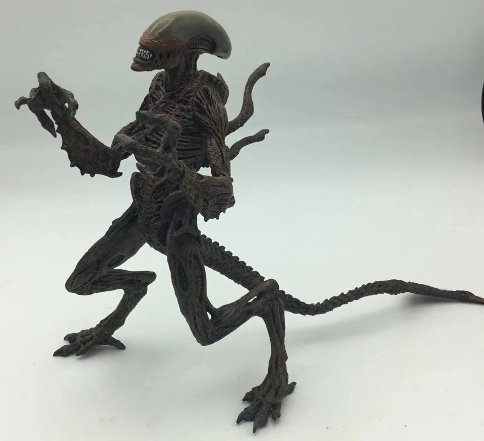 Figura de acción Alien Resurrection Movie Maniacs serie 6 Warrior Alien McFarlane Foto 2 de 3