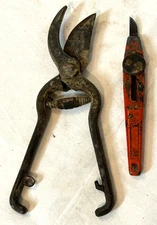 Vintage Iron Garden antique pruning shear tool and vintage box cutter knife