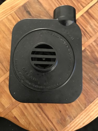 OZARK TRAIL: Batteriebetriebene Luftpumpe. Batterien dabei und sonst nichts. - Bild 6 von 10