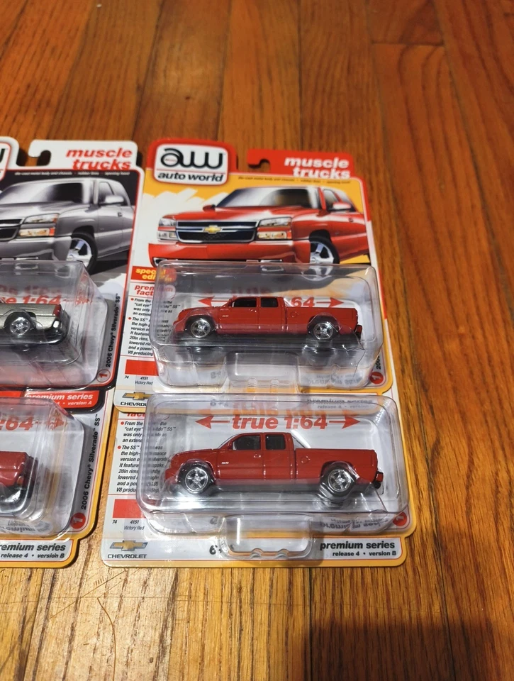 Camión Chevy Silverado SS 2006 cabina extendida rojo 1/64 diecast Autoworld AWSP163-B Foto 2 de 3