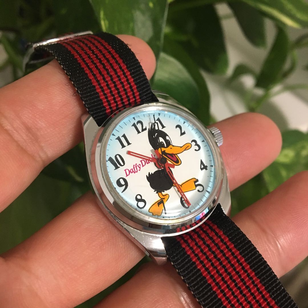 Disney Analog Manual Women Rare Retro Daffy Duck Watch Hand 