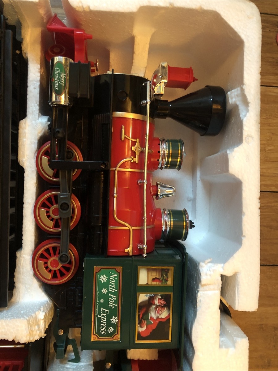 40 PIECE Vintage Eztec NORTH POLE EXPRESS Christmas Train Set W