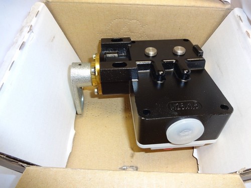 Siemens 3SE7 160-1BD04-0AS4 Cable-Operated Switch - 3SE71601BD040AS4 New - Picture 6 of 6