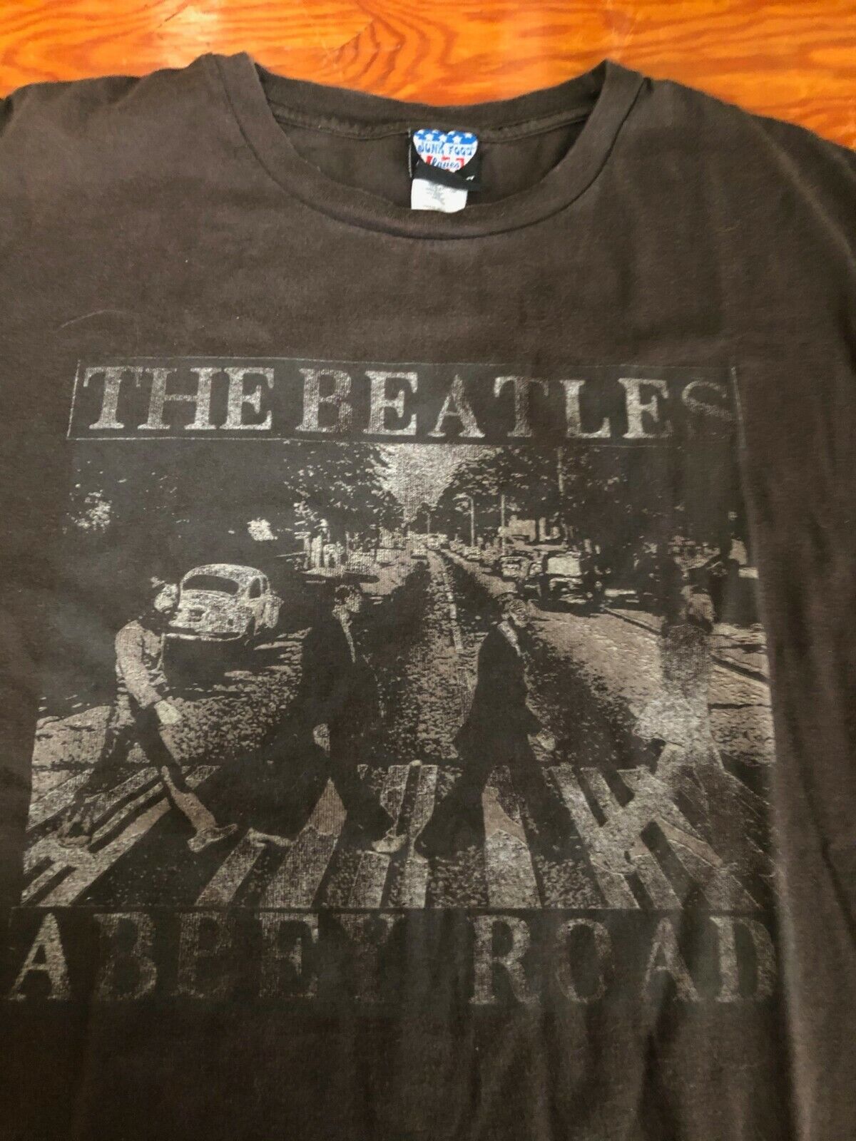 Distressed JUNK loves eBay size T-Shirt ABBEY ROAD The Preowned | FOOD LARGE BEATLES