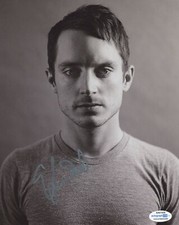 Elijah Wood Lord of the Rings Autographed Signed 8x10 Photo COA 