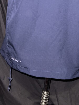 NIKEstorm fit  ナイキ  ジャケット　ネイビー　Mサイズ Nike Storm Fit Navy Full Zip Lightweight Hooded Windbreaker Jacket