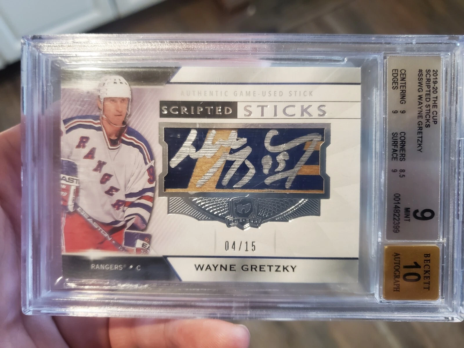 2019-20 The Cup SS-WG Wayne Gretzky Scripted Sticks Auto 4/15 BGS9/10 (Pop1)