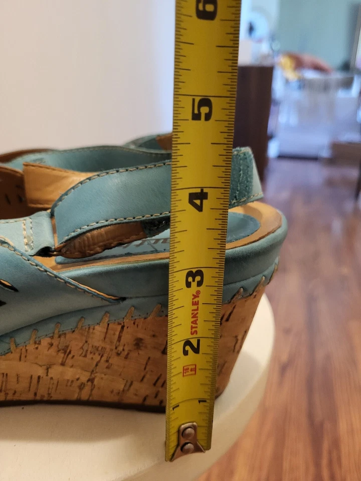 Sandália anabela de couro Earth Aries salto de cortiça tamanho 11 B turquesa casual - Imagem 4 de 4