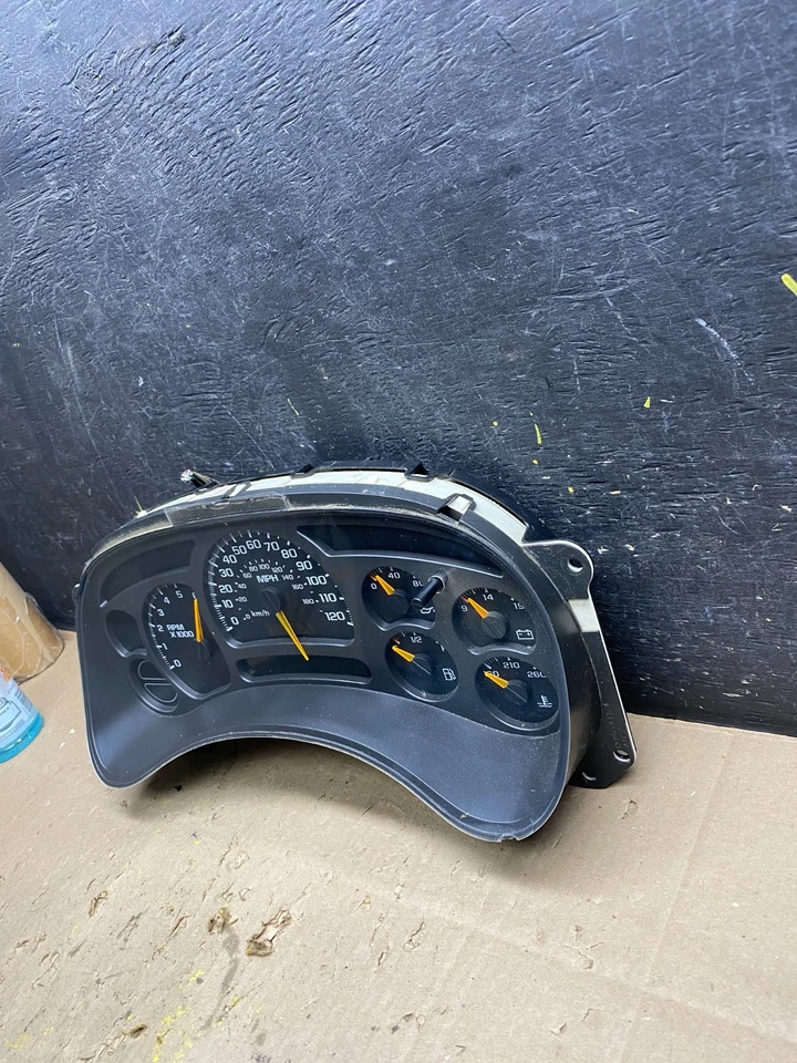 2003 to 2006 Chevrolet Silverado Sierra Cluster Gauge Speedometer U5449 DG - Image 3 of 4