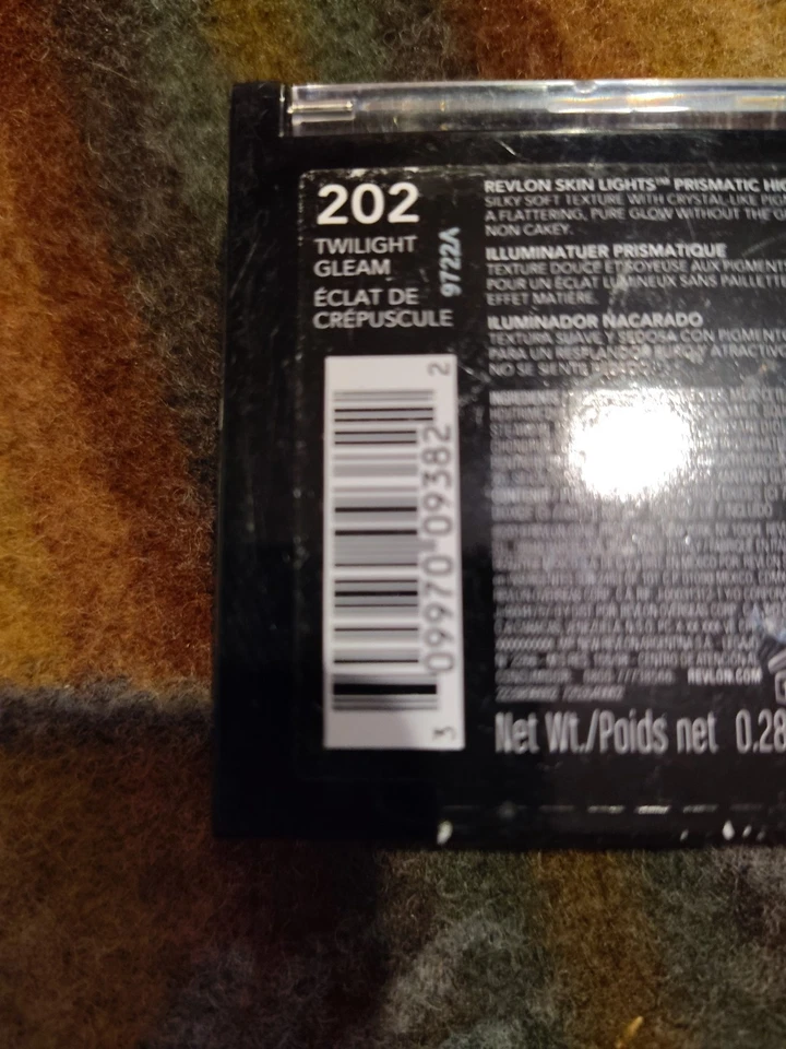 Revlon Skinlights Prismatic Highlighter, Twilight Gleam (202), 0.28 Oz - Image 3 of 4