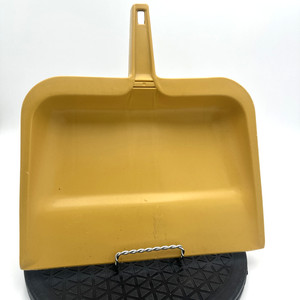 Rubbermaid Hard Plastic Yellow Dust Pan Flat Edge Vintage 1980s