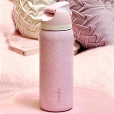 Owala Freesip 32oz Girl Pink Ribbon Toile UO Urban Outfitters Cup Bottle IN HAND