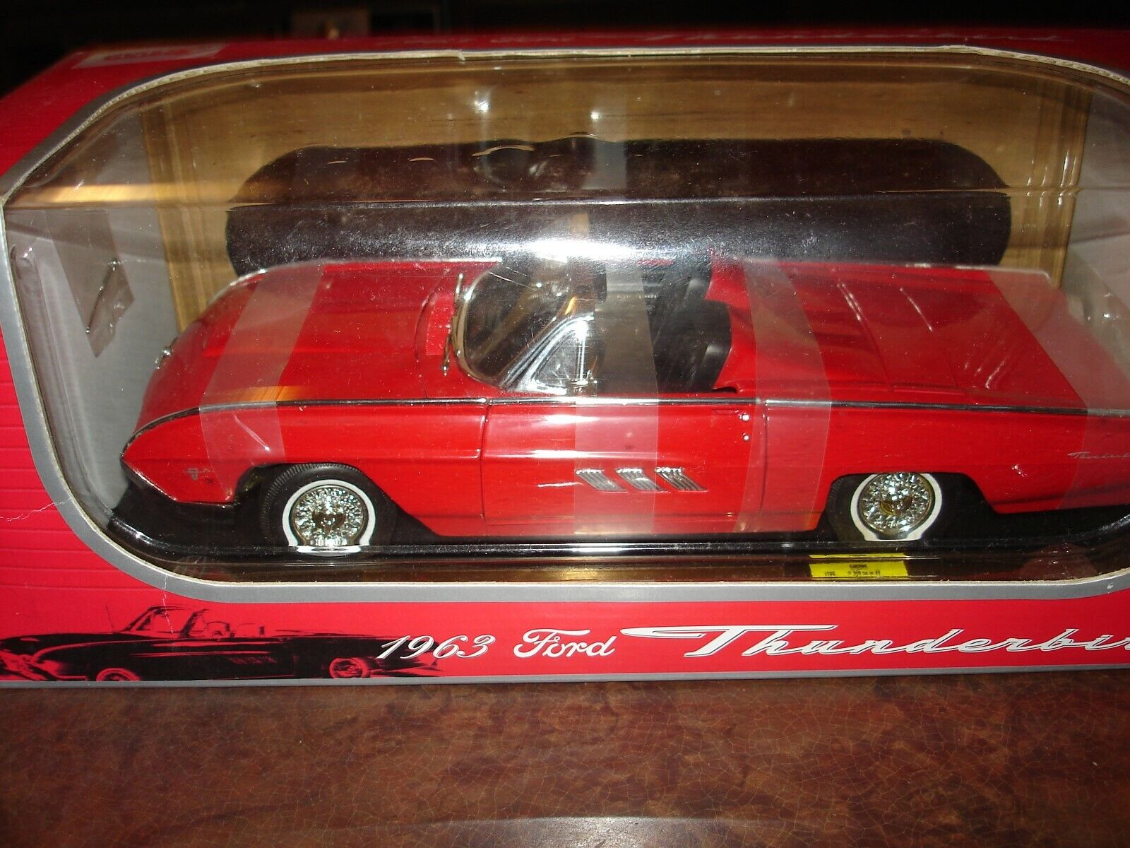 1/18 1963 ford thunderbird nib