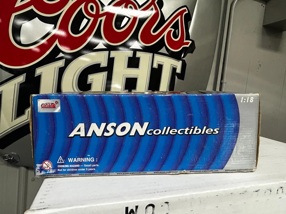 Anson Collectibles 1998 Mercedes Benz CLK Cabriolet 1:18 Scale Metal Diecast Car - Image 4 of 4