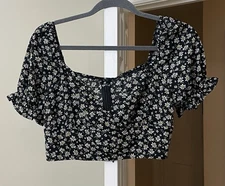 Shein Top Artsy Black Daisy Floral Crop Gypsy Festival Bohemian Women's Medium