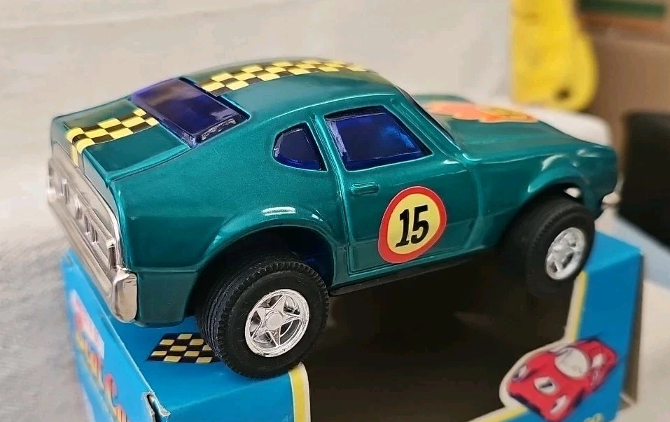 Carro de lata vintage Press 'N Go Scat Cars Marveric fricção - Imagem 3 de 4