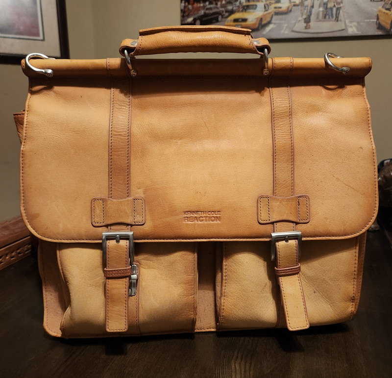 Kenneth Cole Reaction Tan Men's Messenger Bag Buckle Closure Top Handle Solid