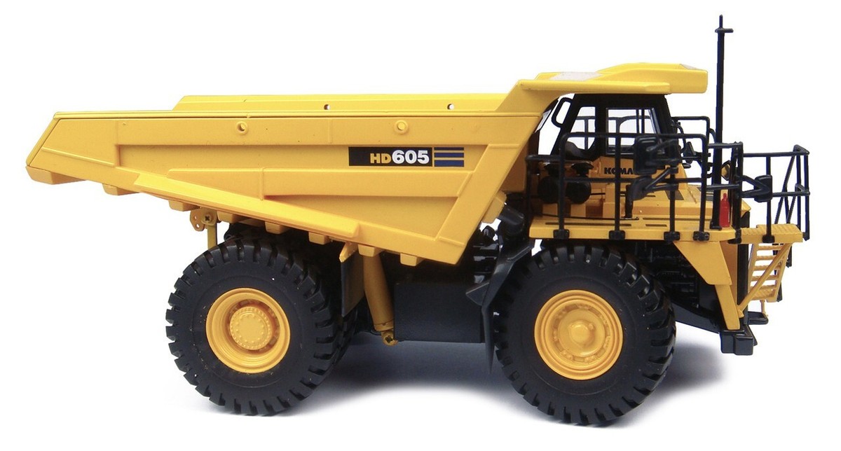 KOMATSU HD605 OFF-HIGHWAY DUMP TRUCK 1/50 DIECAST BY UNIVERSAL