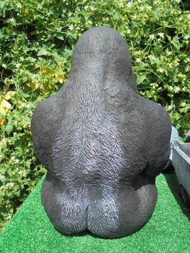 Medium size Gorilla concrete garden ornament - Picture 3 of 4