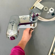 Delta Faucet- Kitchen/Bar/Laundry/Other- Chrome- Pull out Faucet Head