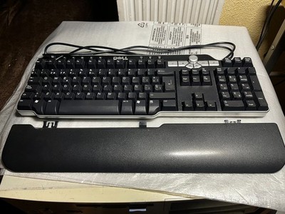 Teclado multimedia Dell modelo SK-8135 con reposa manos.