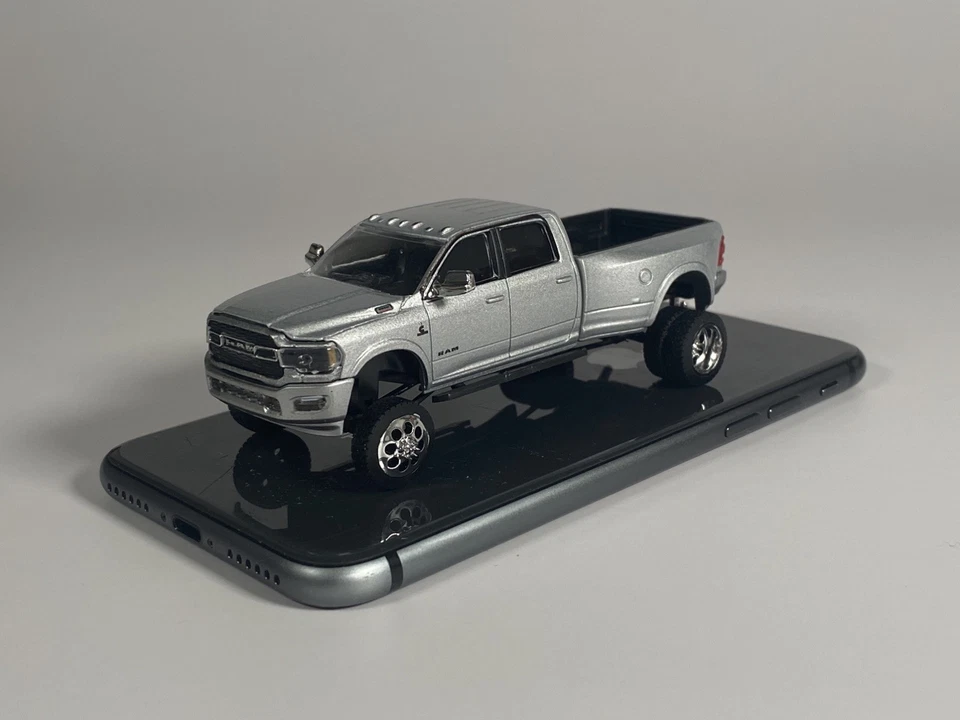 I/64 Customized / Lifted Dodge Ram 3500 Dually Diecast Model Toy Pickup Truck - Image 2 of 4
