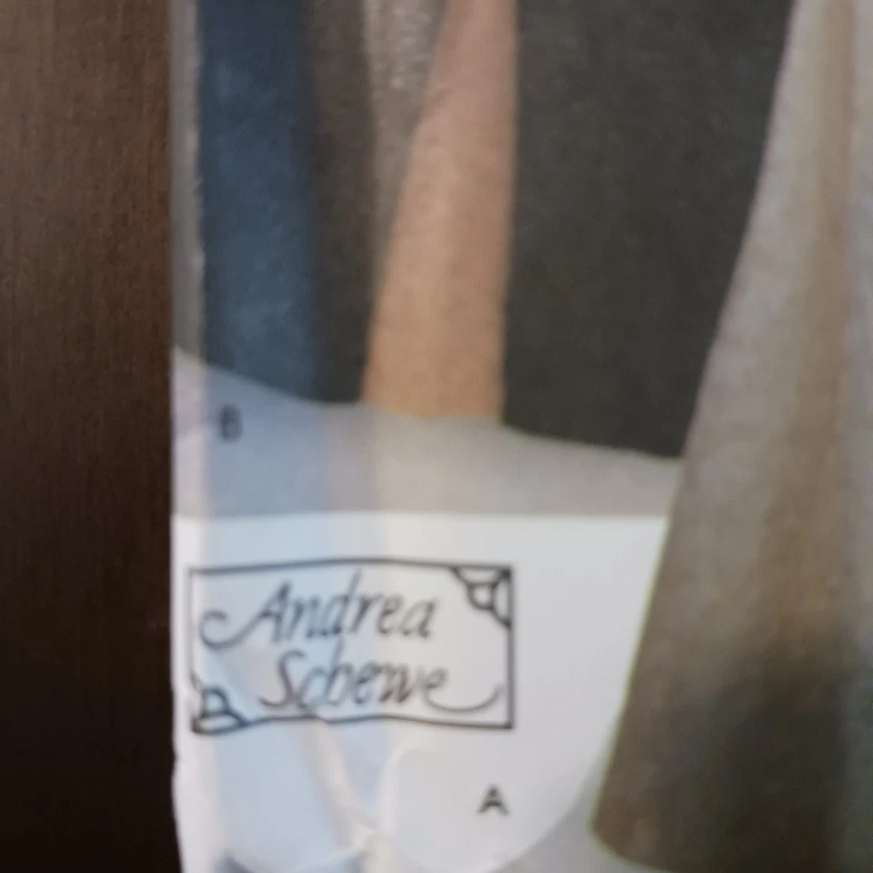 Simplicity Pattern #9228 Italian Renaissance Gown Medieval Bridal 18W - 24W UC - Image 4 of 4