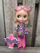 BLYTHE logo display doll Beena…