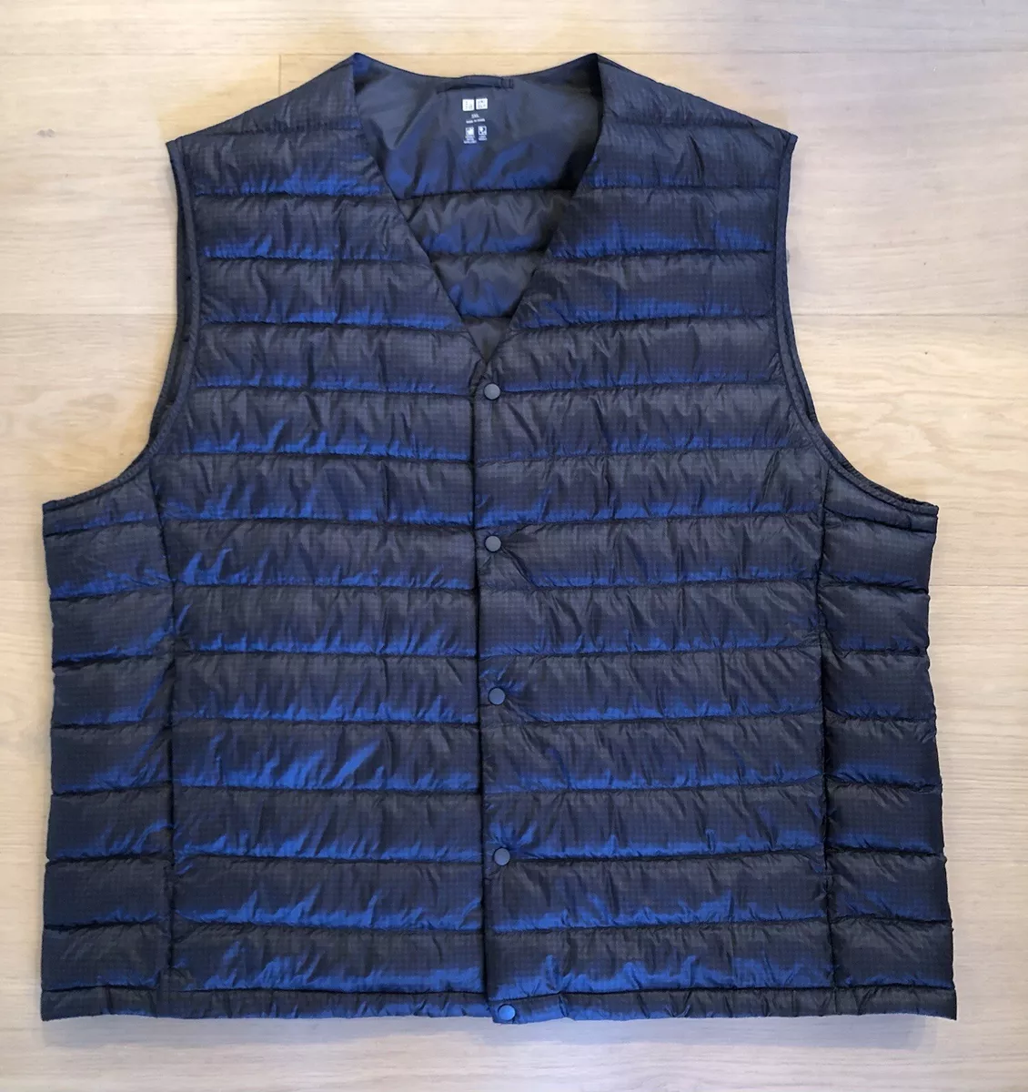 Uniqlo Vest Ultra Light Down Puffer Snap Up Pockets Packable Size