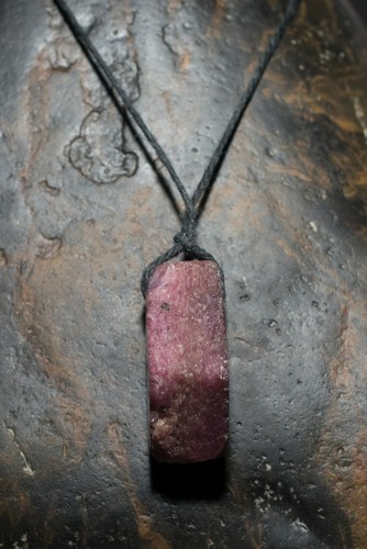 Sapphire pink corundum Ruby Crystal gemstone Pendant Necklace - Picture 12 of 12