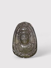 Jadeanhänger China Guanyin in Lotusblüte 50mm