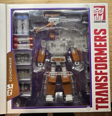 Platinum Edition - Masterpiece Soundwave with Cassettes - Year of the Goat