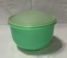 Tupperware Green Crisp It Lettuce Keeper 1424...