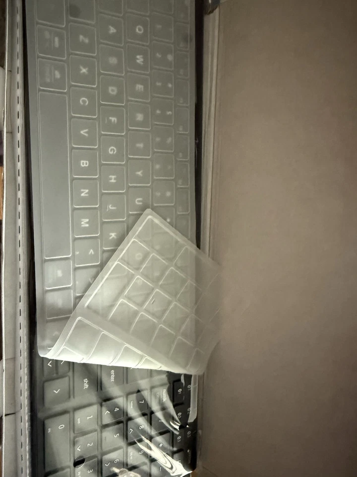 iClever IC-BK10 Black Multi Device Ultra Slim Rechargeable Wireless Keyboard - Image 2 of 2